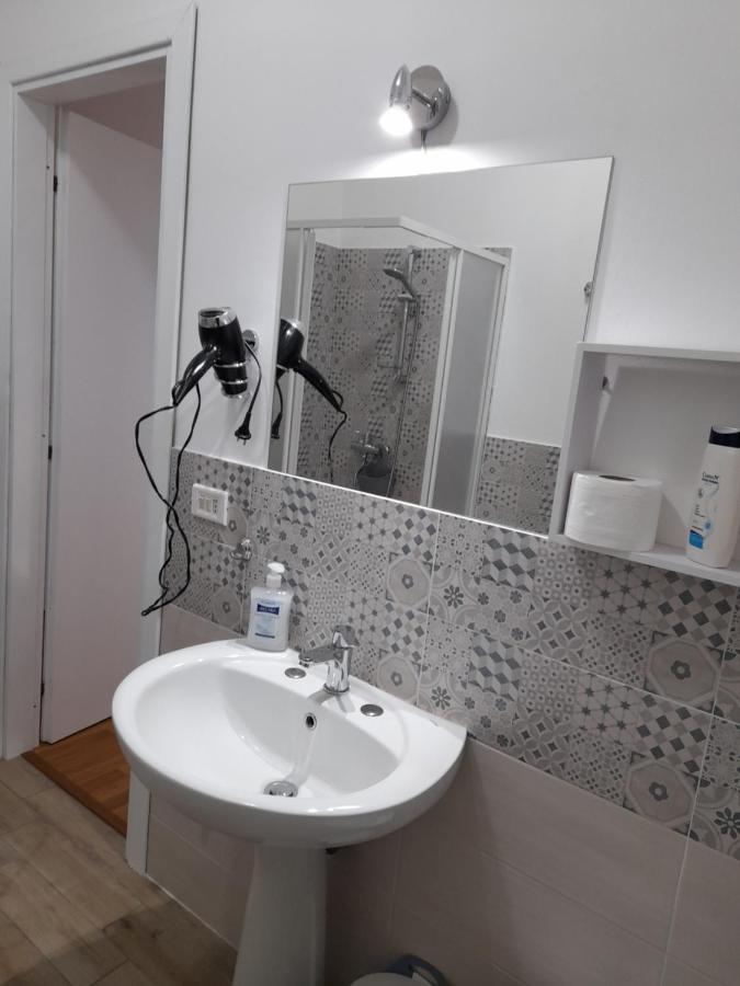Milazzo: La Porta Delle Eolie Bed and Breakfast Habitación foto