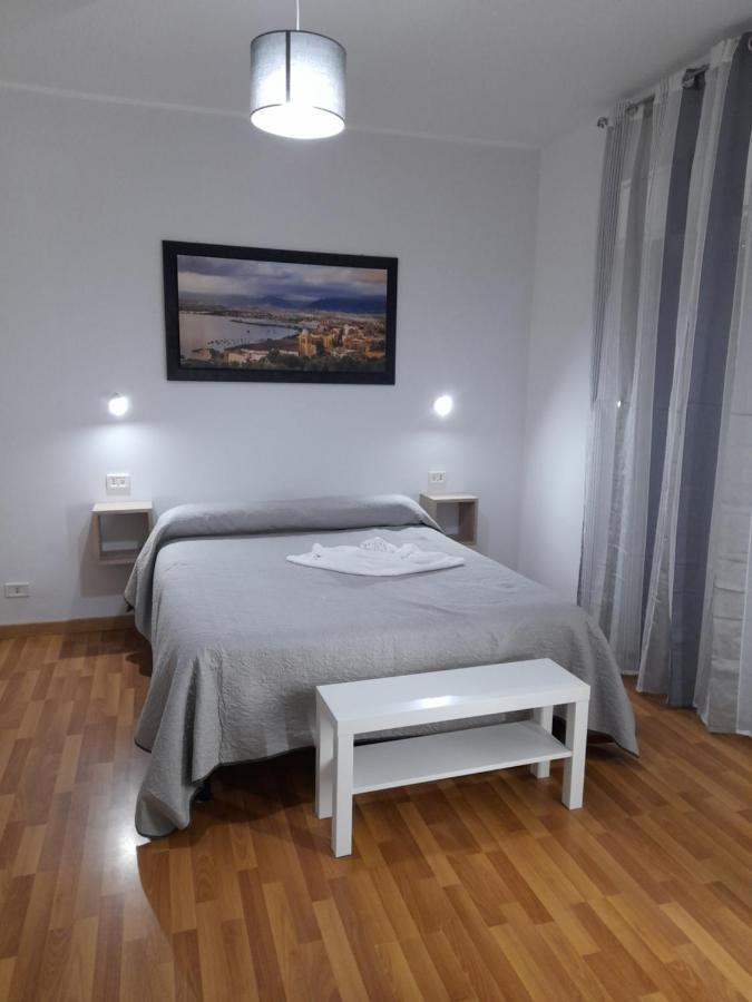 Milazzo: La Porta Delle Eolie Bed and Breakfast Habitación foto